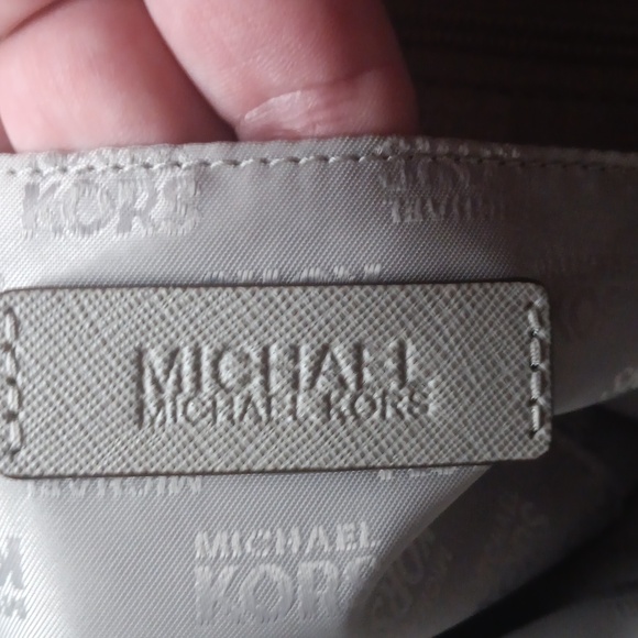 MICHAEL MICHAEL KORS EUC GRAY SAFFIANO LEATHER TOTE BAG - Picture 14 of 15